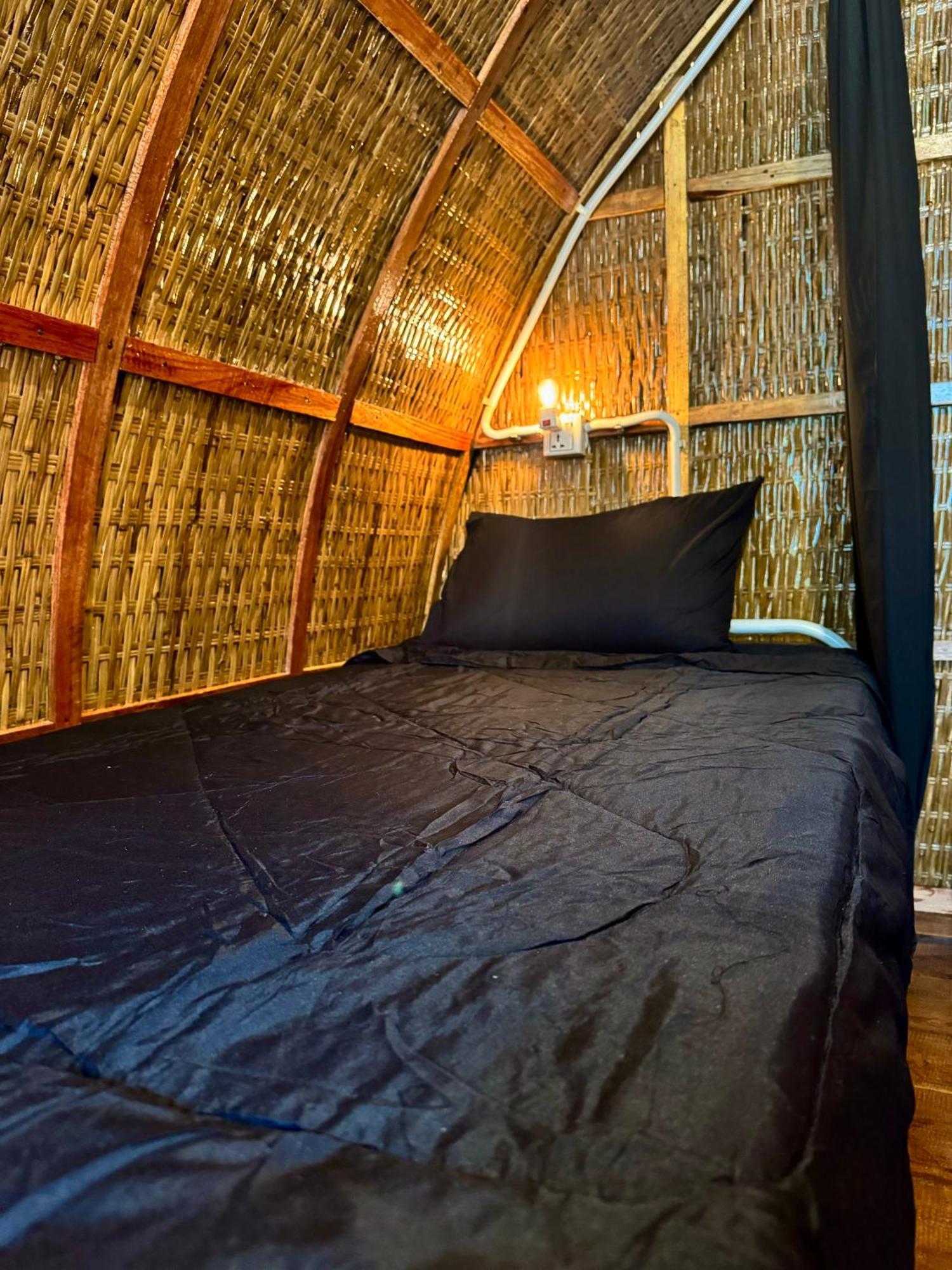Hostel Rafikis Retreat Derm Tkov Village Exterior foto